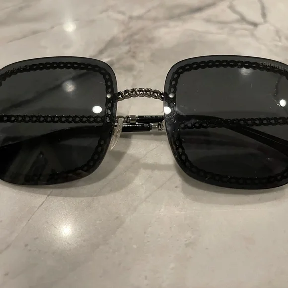 Gorgeous Chanel Sunglasses CHANEL | Accessories | Gorgeous Chanel Square Sunglasses  main image 4